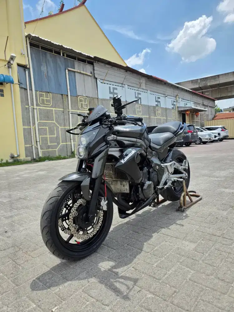 Kawasaki ER-6N Hitam 2011