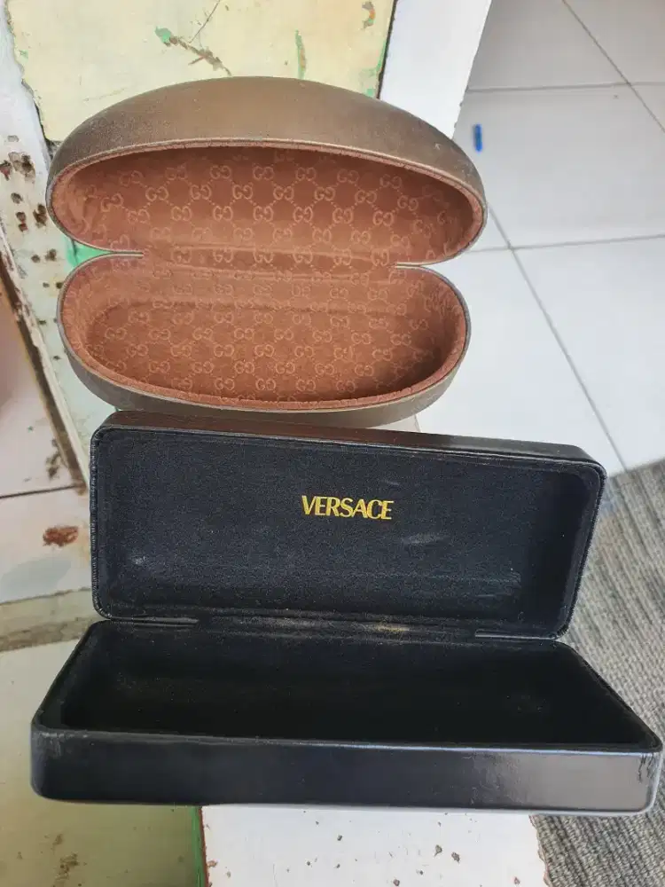 Bok kacamata branded