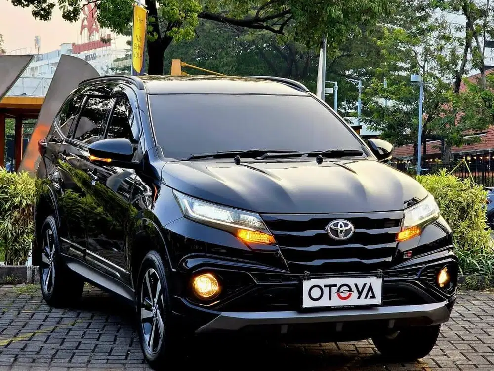 (LOW KM7RB) New Rush GR Sport 1.5 AT 2025
