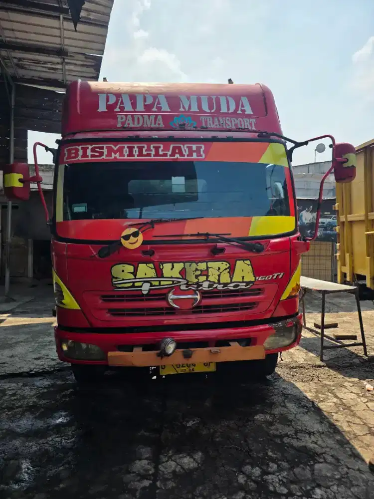 HINO SG260 TRAKTOR HEAD
