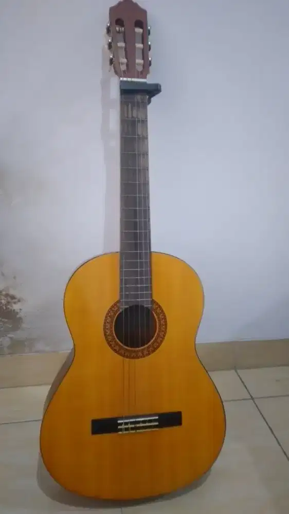 Gitar akustik merk yamaha C 315 ori