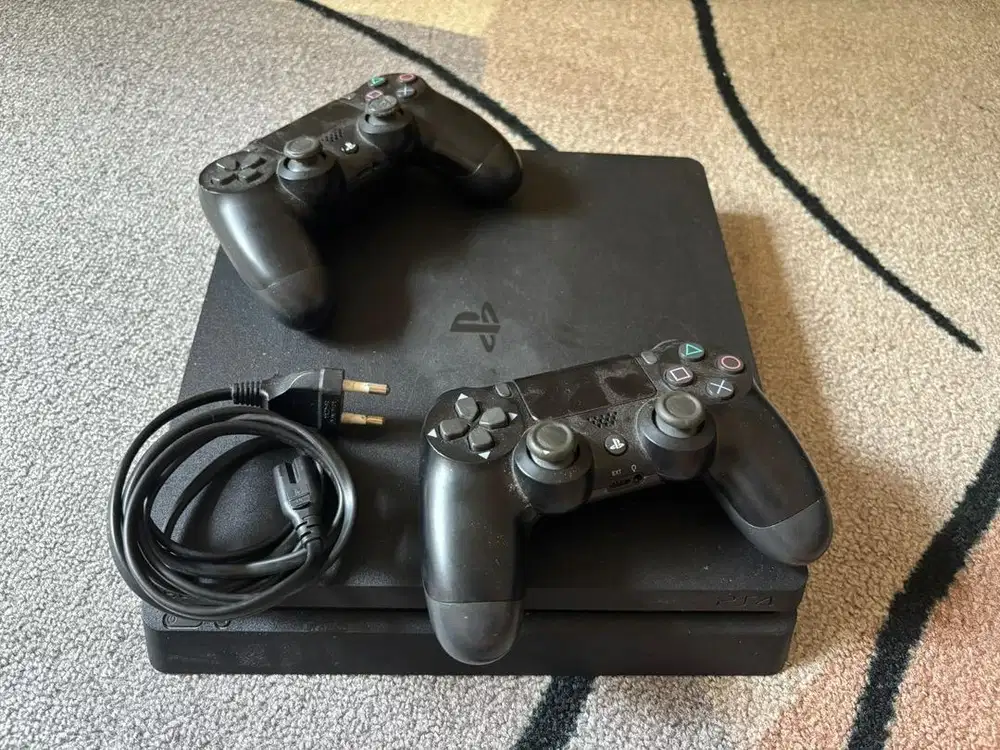 Dijual Ps 4 Slim 1 TB Full Original
