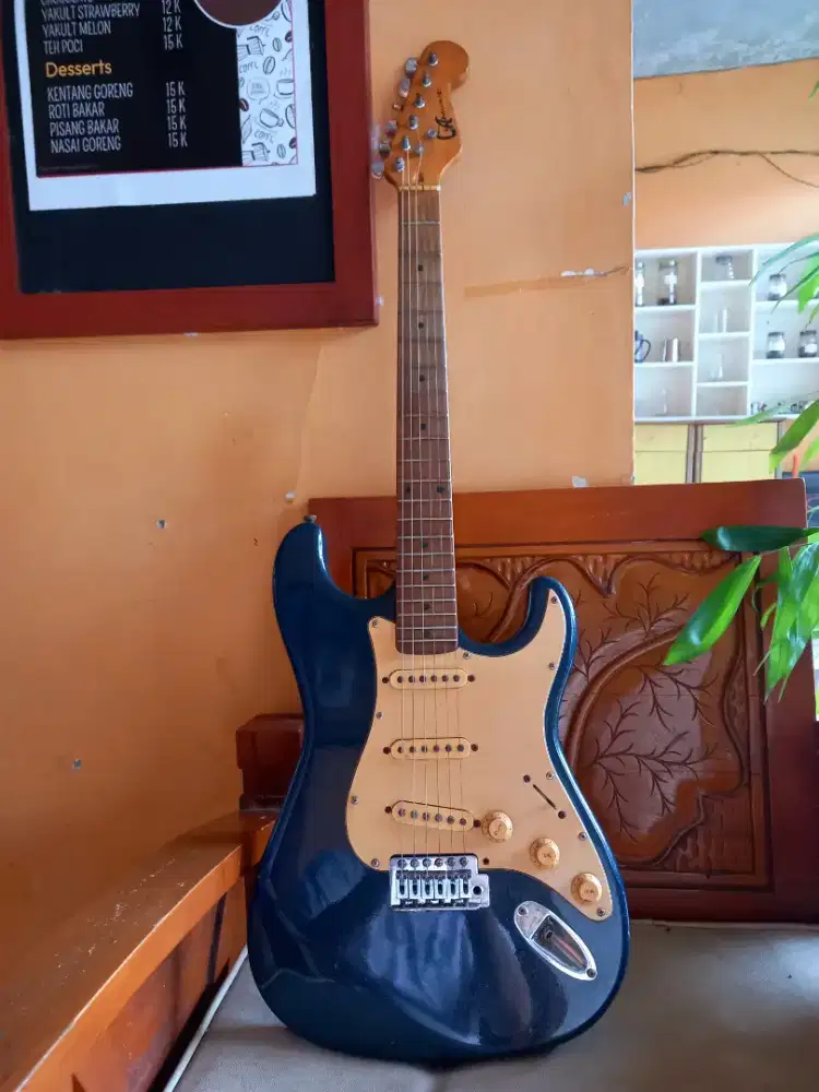 Gitar vintage LA Music