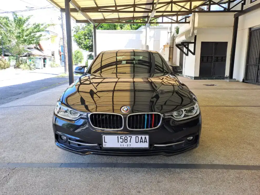 BMW 320 i LCI F Sport at 2016 km 50 rb
