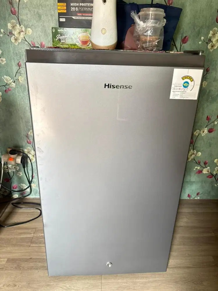 Kulkas Hisense Mulus Like New ( masih garansi )