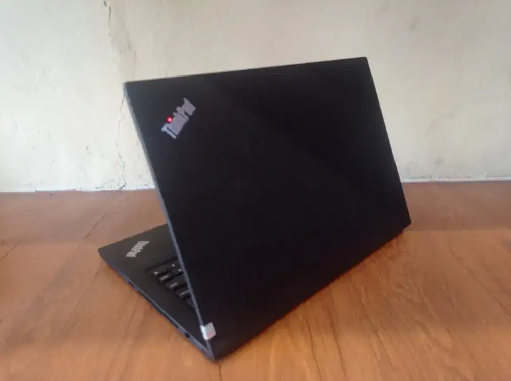 Laptop thinkpad t14 i5 gen 10 ram 8 SSD 128 toucreen keren