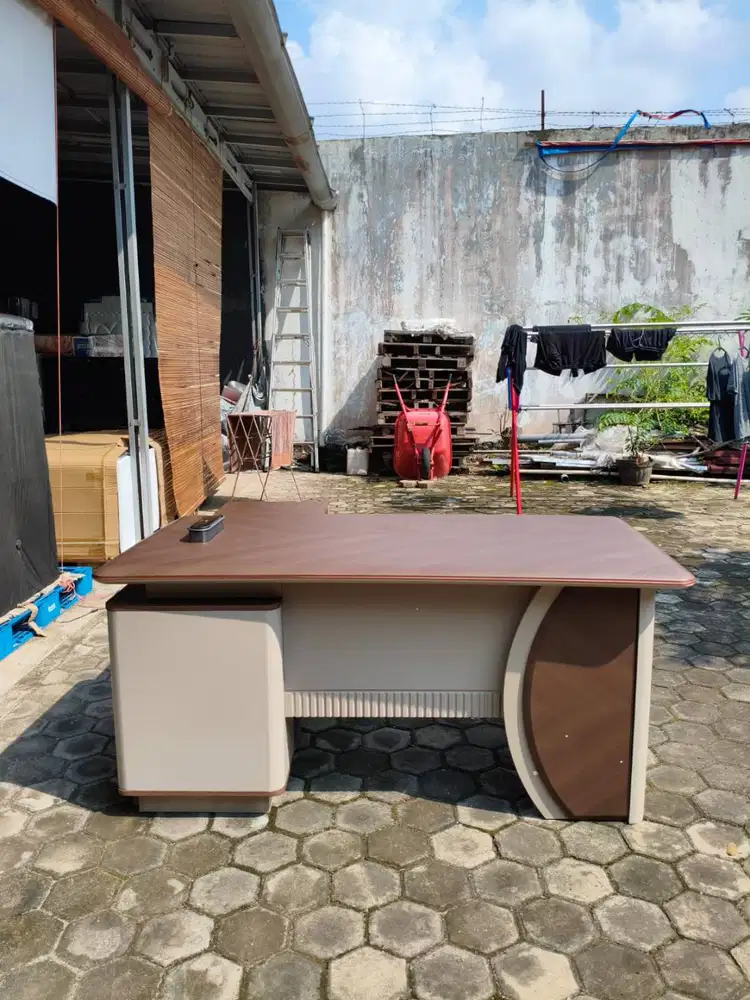 MEJA DIREKTUR L MINIMALIS X-7116 P.160 cm