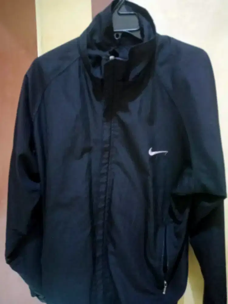 Jaket nike parasut