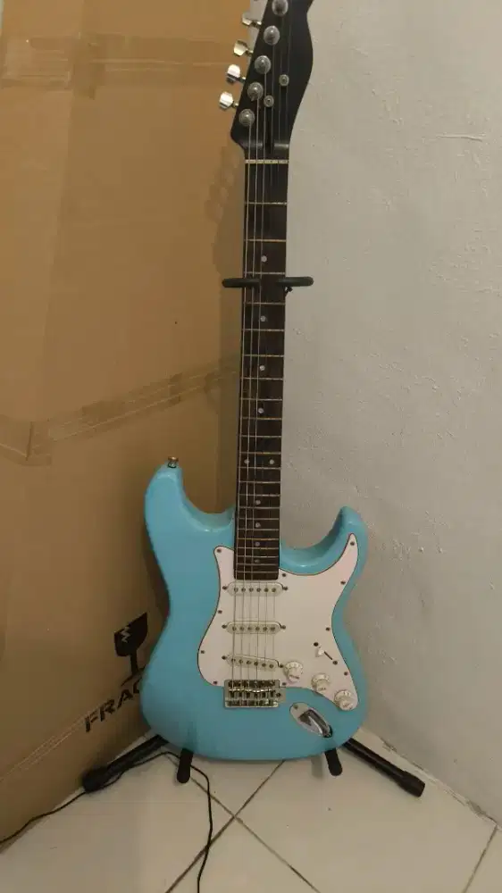 Gitar listrik lokal Motherdays