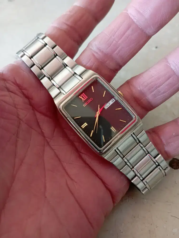 Jam tangan Seiko Quartz movt japan