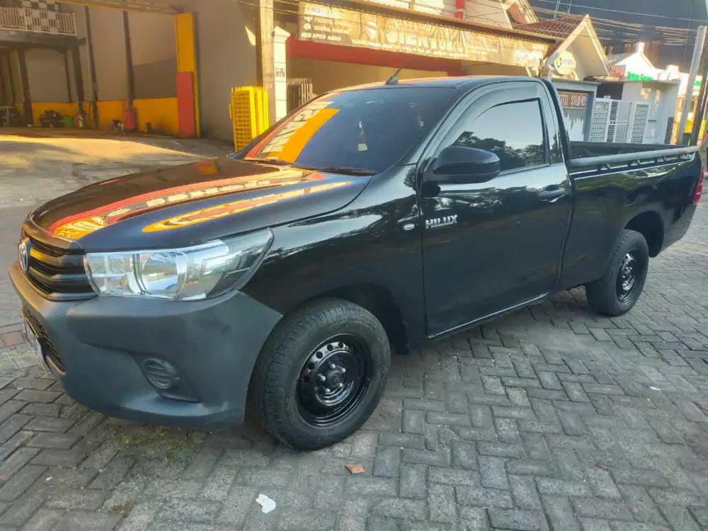 Toyota Hilux 2.5 2021 solar manual 4x2 Single Cabin Istimewa