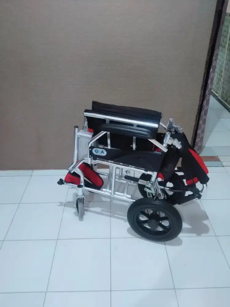 kursi roda travel GEA