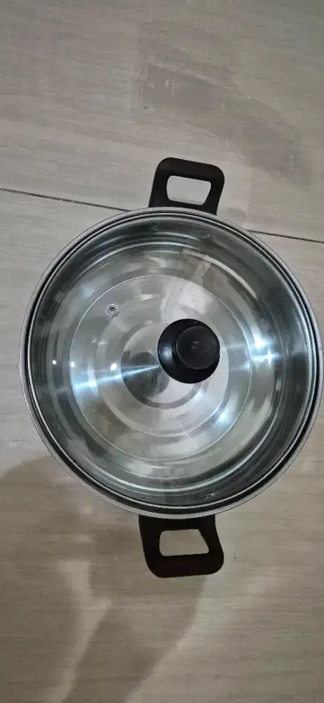 Panci Stainless dengan tutup kaca