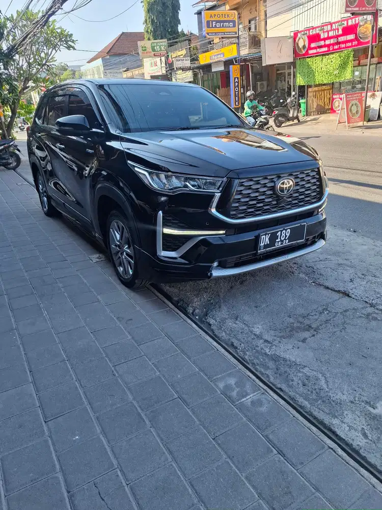 Toyota Innova Zenix Q modelista TSS Hybrid