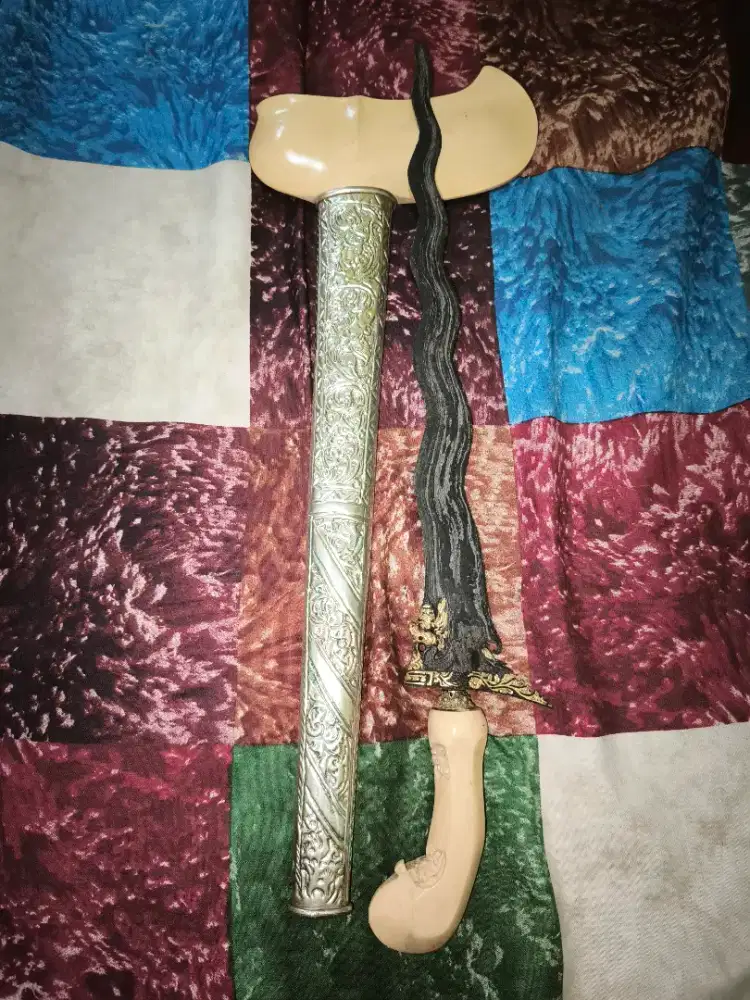 keris naga bungkem kinatah