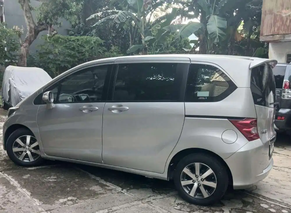 Honda Freed 2011 Bensin