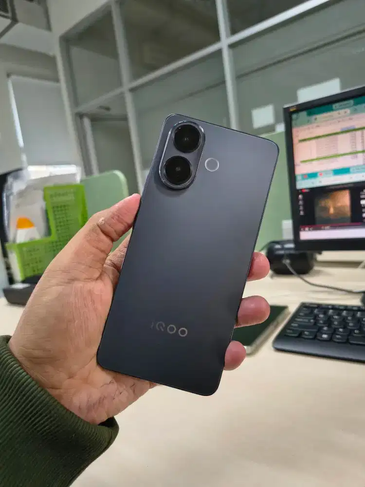 Iqoo z10r 12/256gb fullset