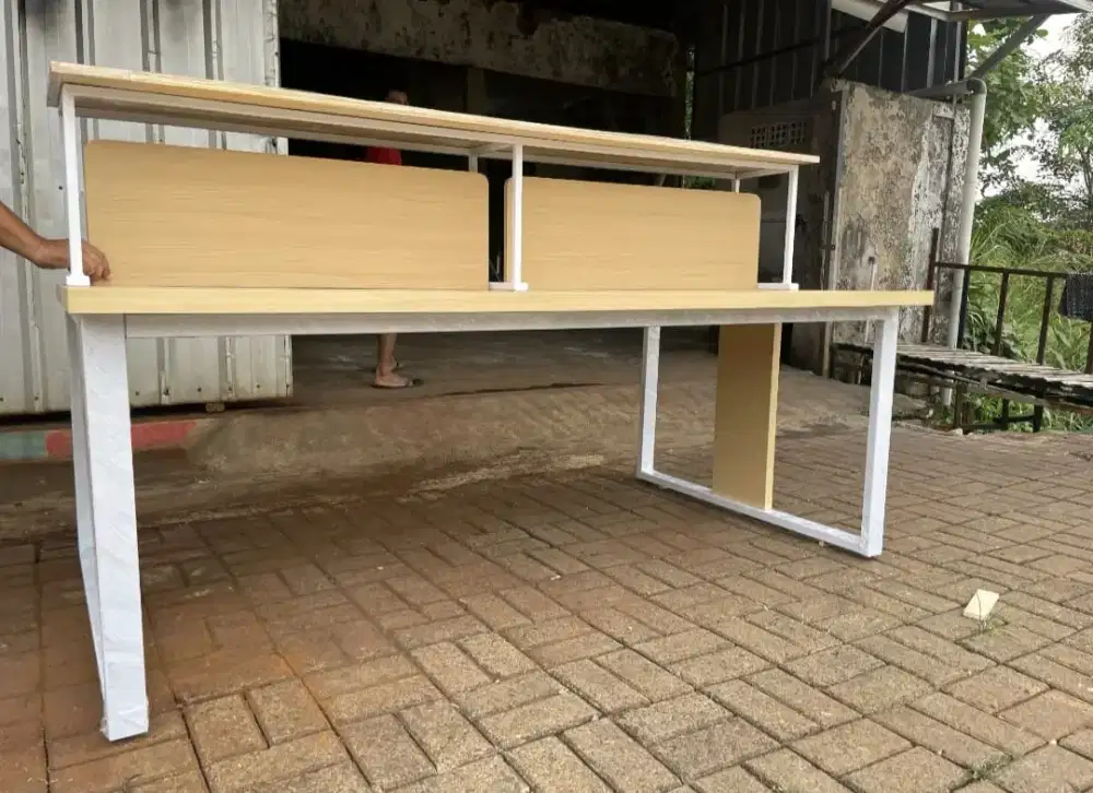 Meja Kantor Workstasion / Staff / Karyawan