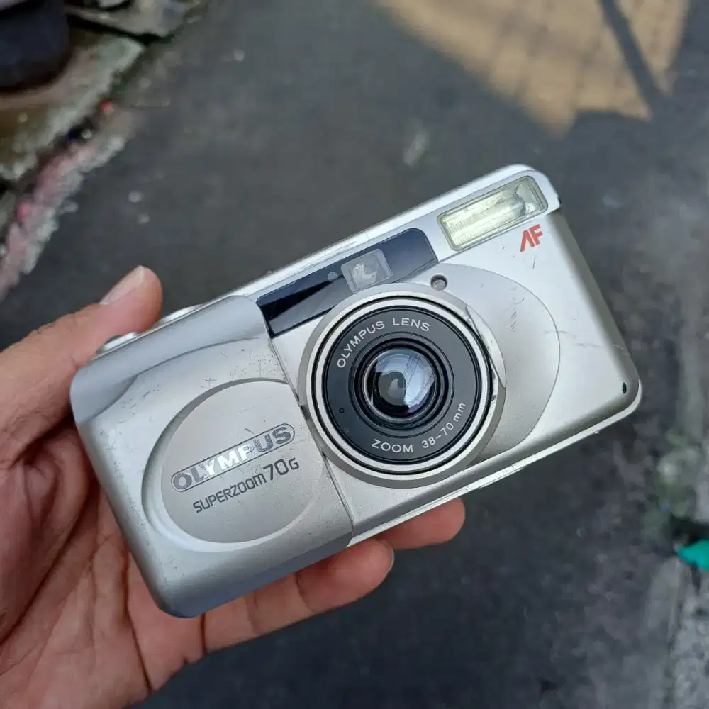 Olympus superzoom 70G