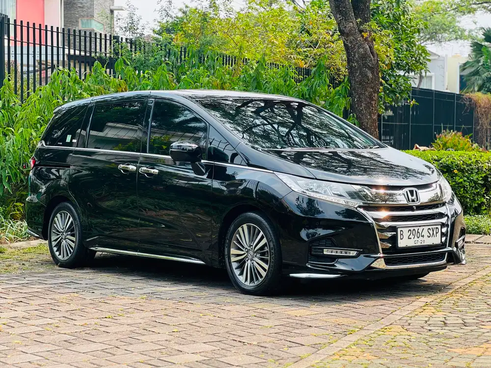 HONDA ODYSSEY 2.4 L PRESTIGE BENSIN 2019 HITAM LOW KM 50RB 2020
