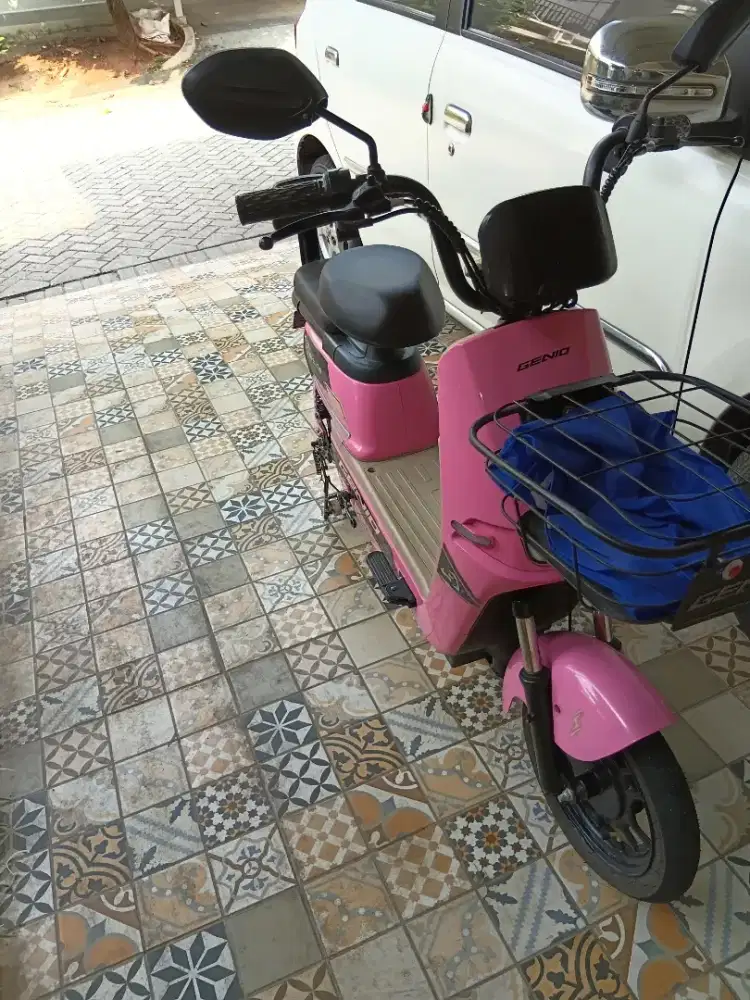 Dijual cepat sepeda listrik genio
