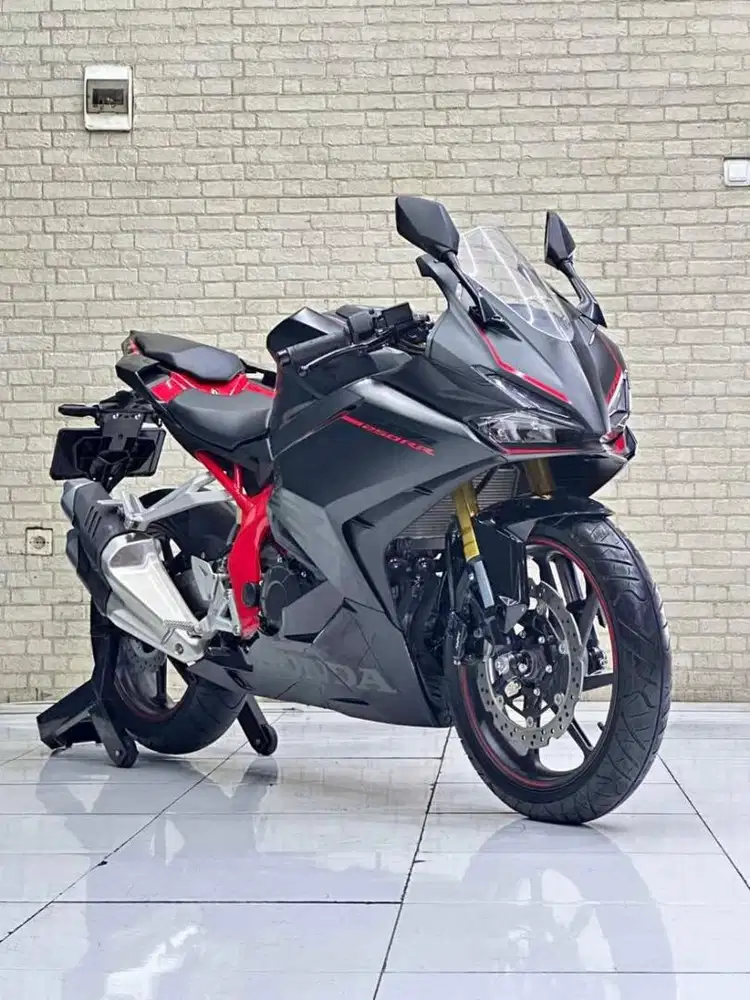 HONDA CBR 250RR low km 3rb 2025