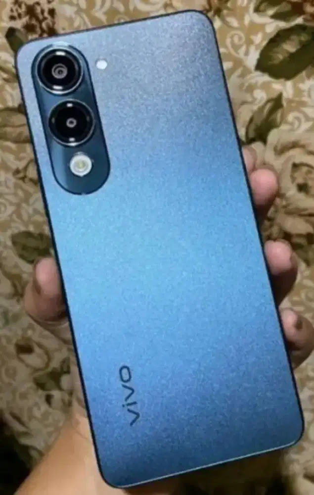 Di jual hp vivo y04s masih ori mulus dan bagus belum pernah service.