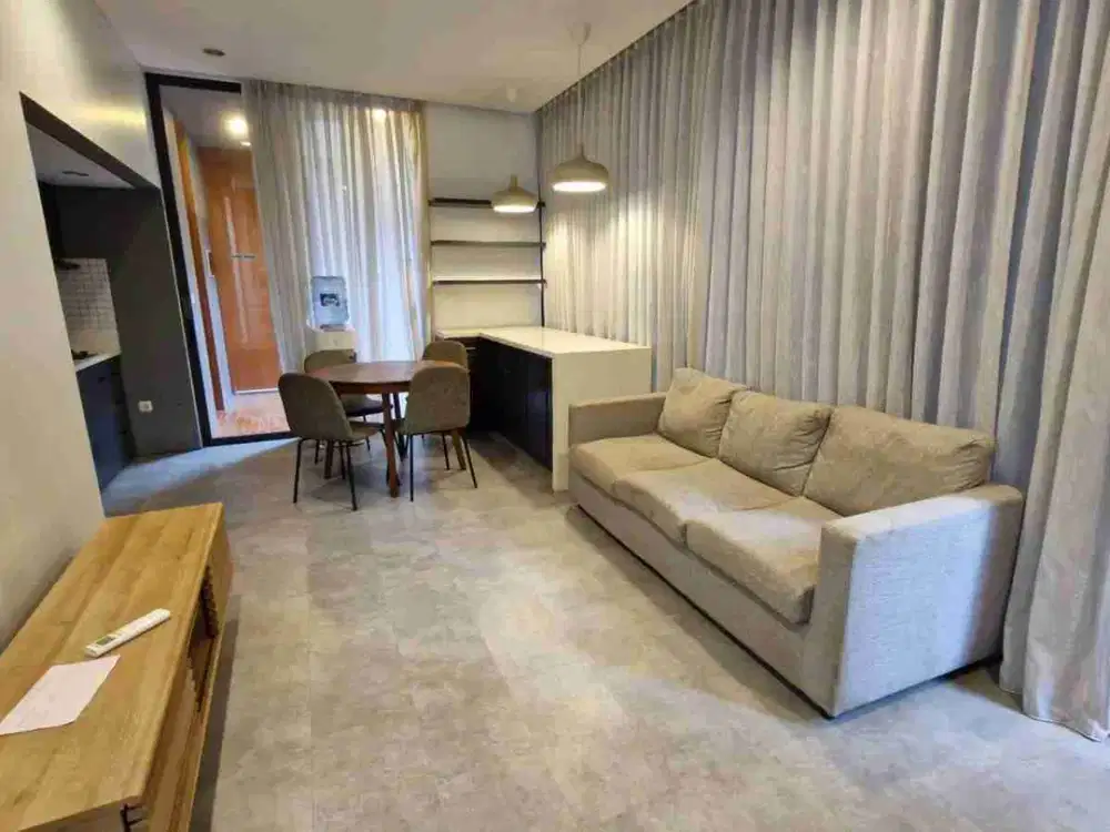 L 464 Rumah Cantik Artistik di Wilayah Strategis Jakarta Selatan