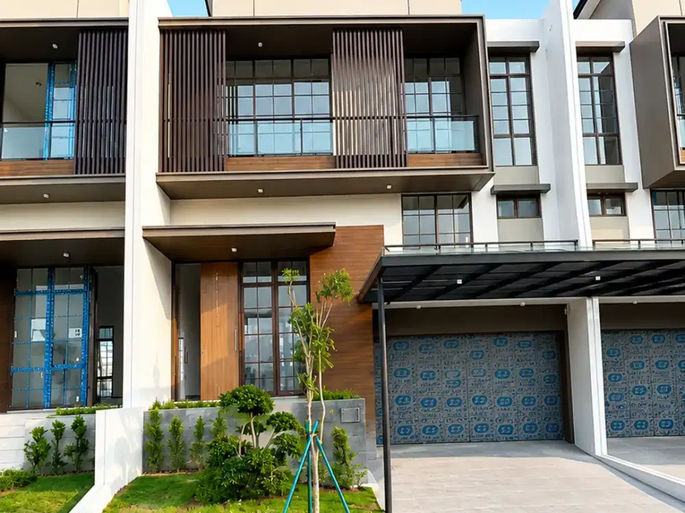 Rumah Okinawa PIK 2 10x25 250m2 4KT Hadap Danau Semi Furnished