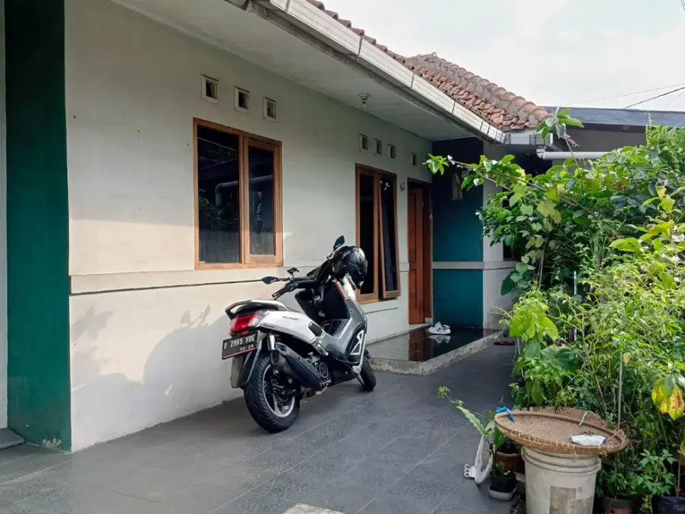 JUAL MURAH RUMAH JALAN UTAMA DEKAT PEMKOT CIMAHI AMAN NYAMAN LOKASI KOMERSIL HRG NEGO