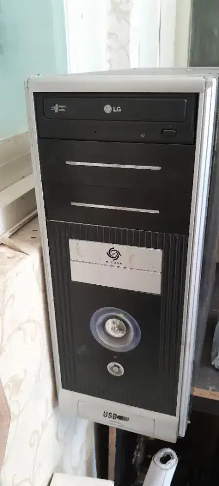 PC Komputer LG (hard disc 500 GB) Bekas