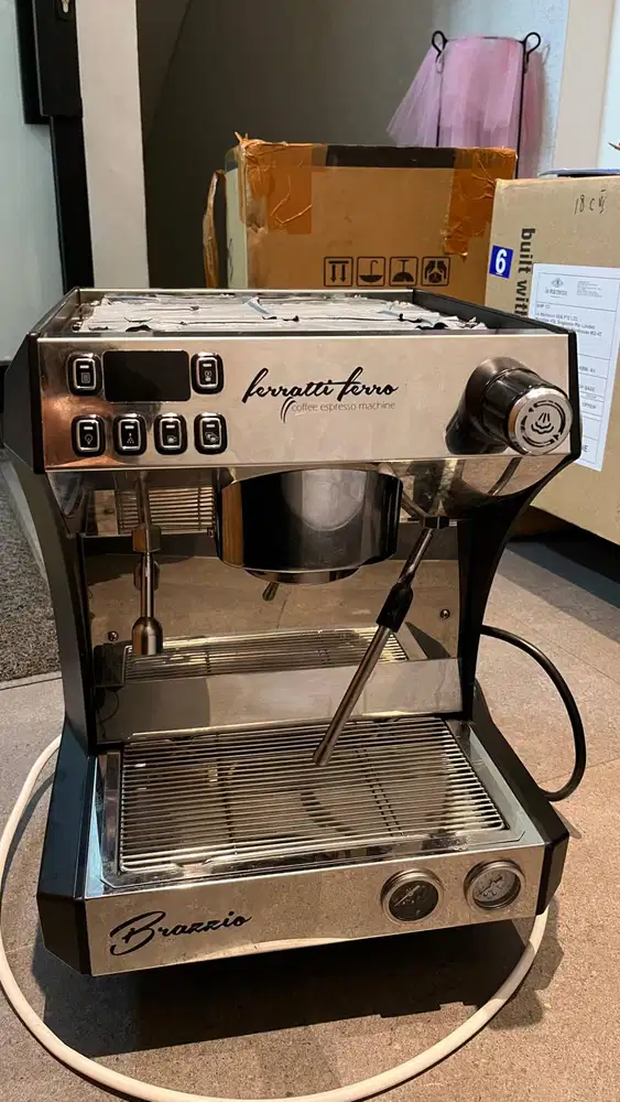 Mesin Espresso Ferratti Ferro FCM 3121A Brazzio CR Matte Black - Bekas
