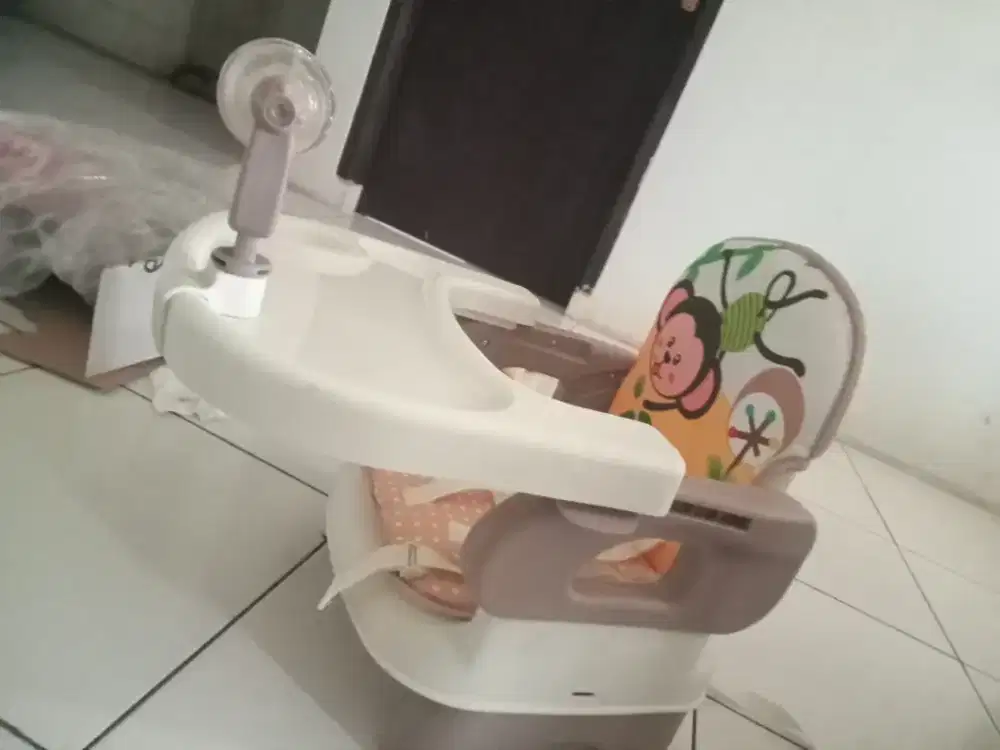 Meja makan anak
