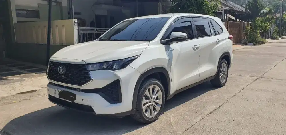 Inova Zenix hybrid G-AT 2023 lowKM istimiwirr