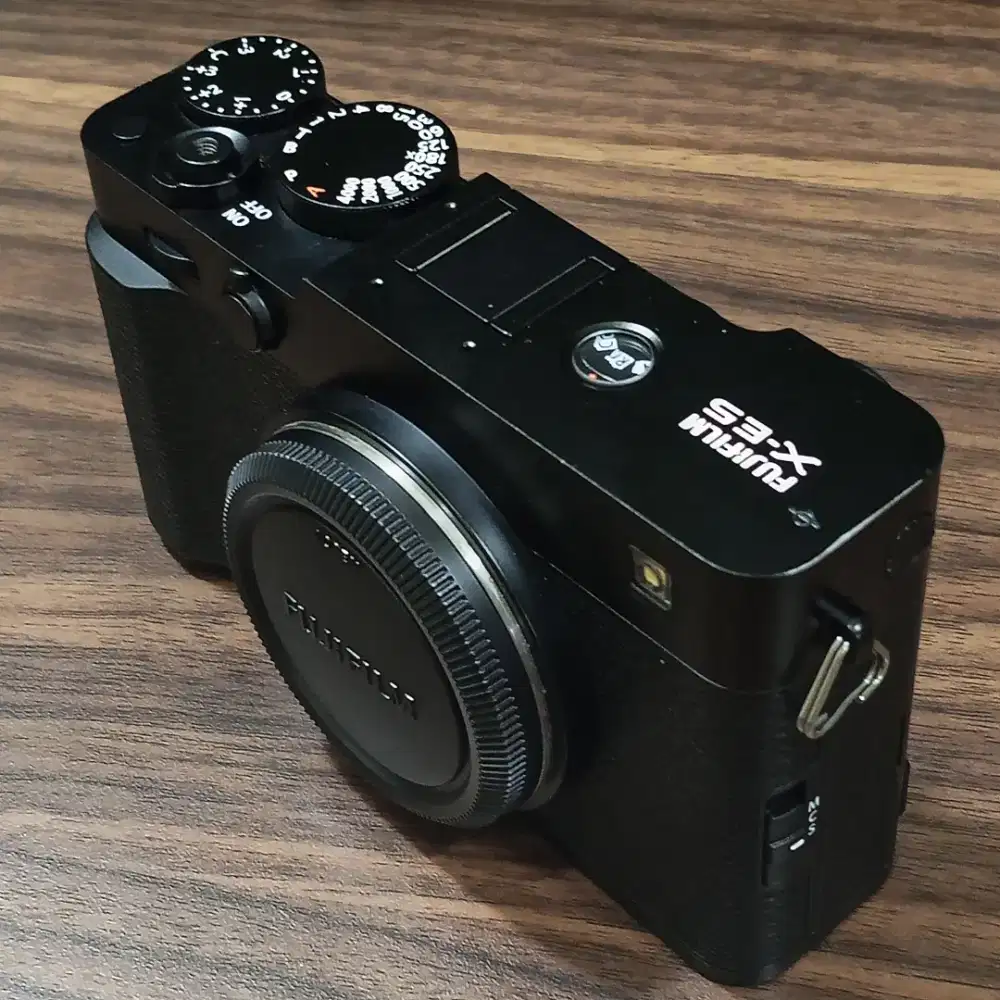 KAMERA MIRORRLESS FUJIFILM XE5 BODY ONLY MULUS FULLSETBOX