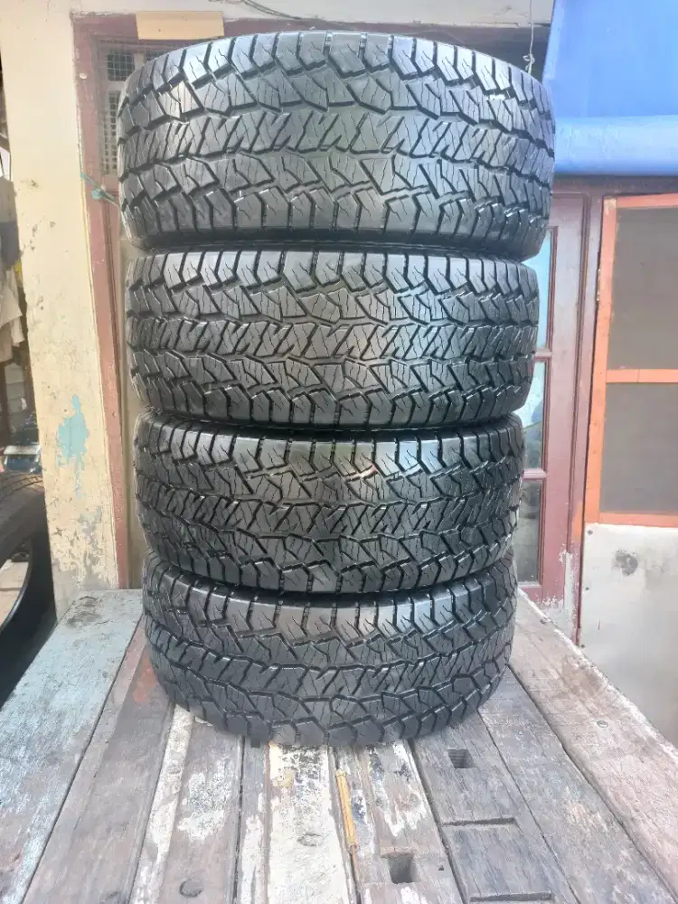 Di jual ban hankook dynapro at2 ukuran 285 60 18 tahun 2023