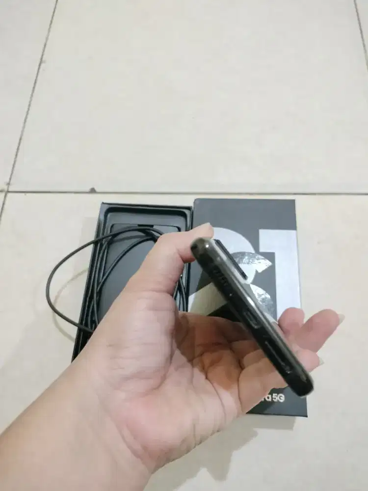 samsung s21 ultra, ram 16/512 Gb, fullset ori sein. Like new!