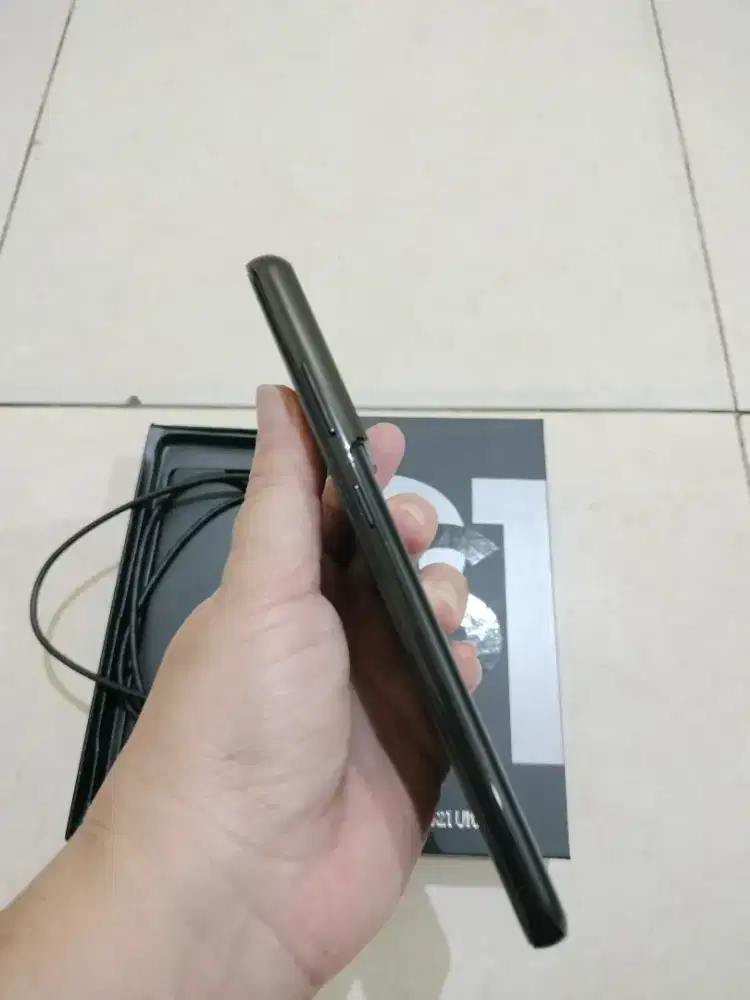 samsung s21 ultra, ram 16/512 Gb, fullset ori sein. Like new!