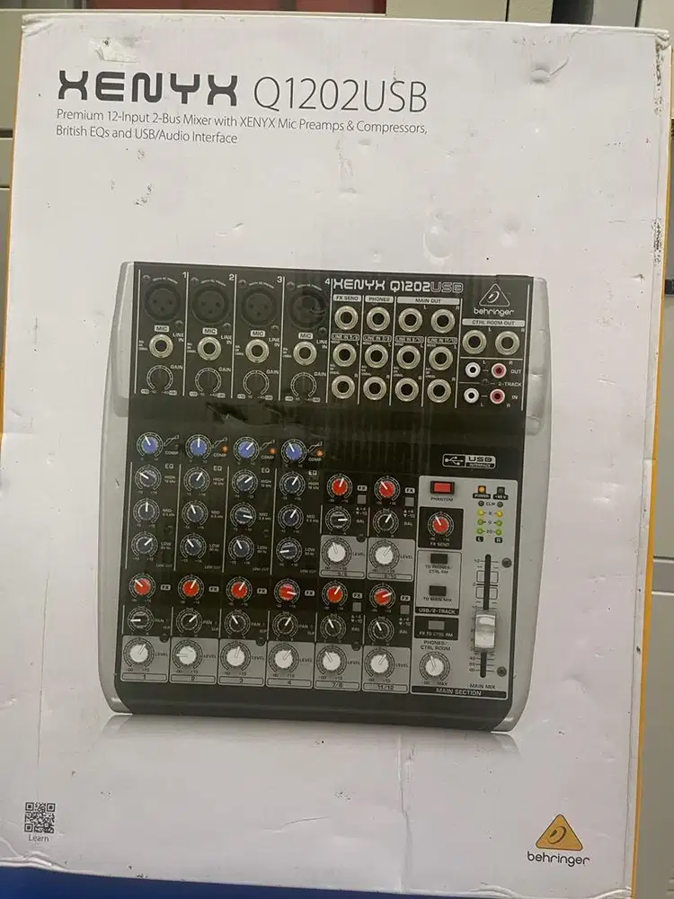 Mixer Behringer Xenyx Q1202USB