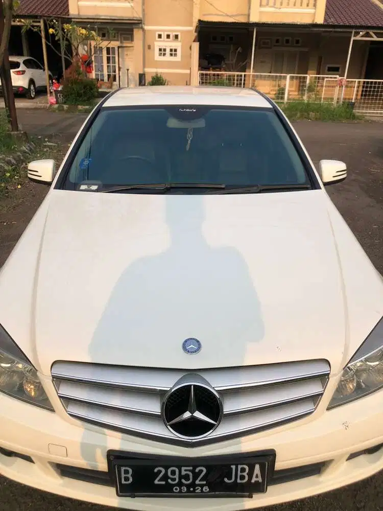 Mercedes-Benz C200 2011 Bensin