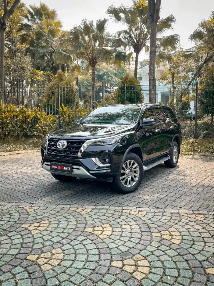 Toyota Fortuner VRZ Diesel Matic Hitam 2021 Mulus