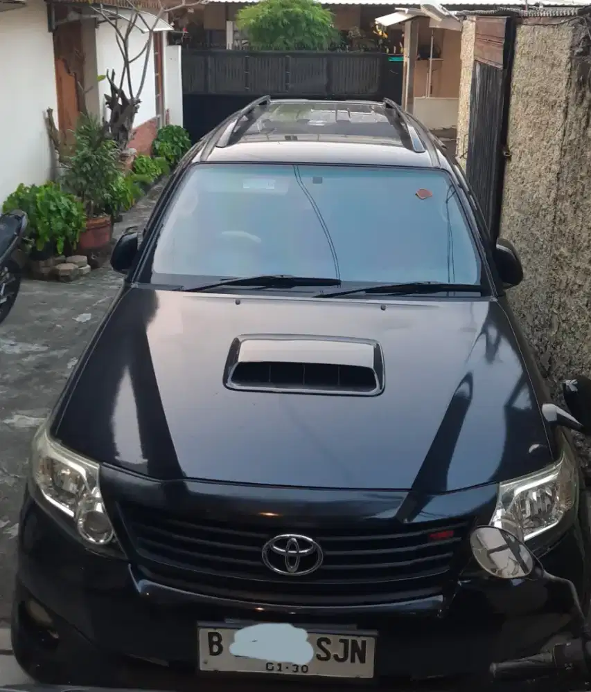 Fortuner Hitam metalik 2015, kondisi bagus terawat