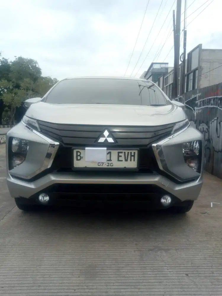 DIJUAL MITSUBISHI XPANDER EXCEED SILVER MT 2018