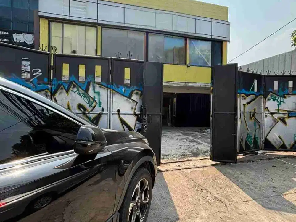 DISEWAKAN CEPAT RUKO GANDENG 2 LANTAI EX TENANT SIAP USAHA PARKIR LUAS DI CILEDUG TANGERANG