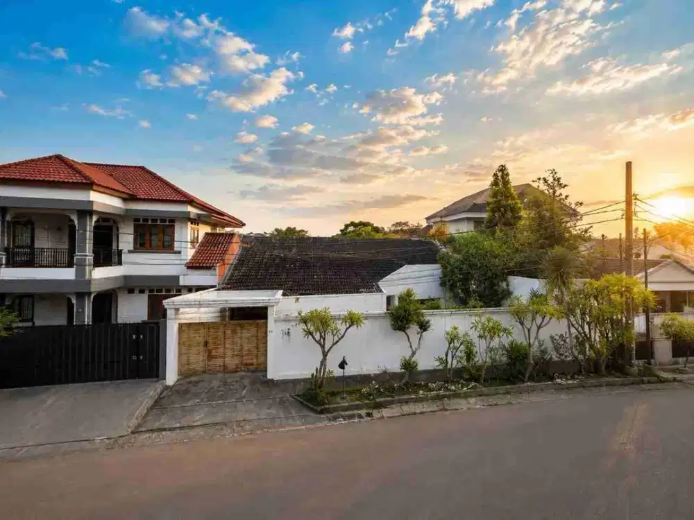 Dijual Rumah 1 Lantai di Wisma Cakra, Lokasi Pinggir Jalan