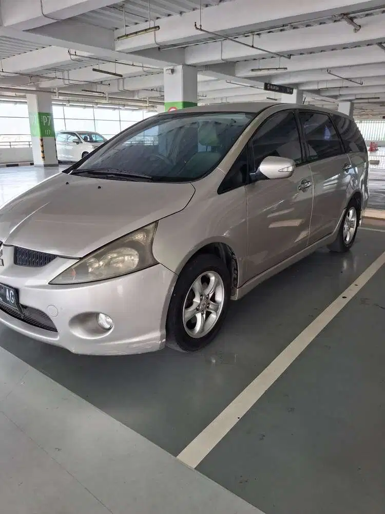 Mitsubishi Grandis 2005 Bensin