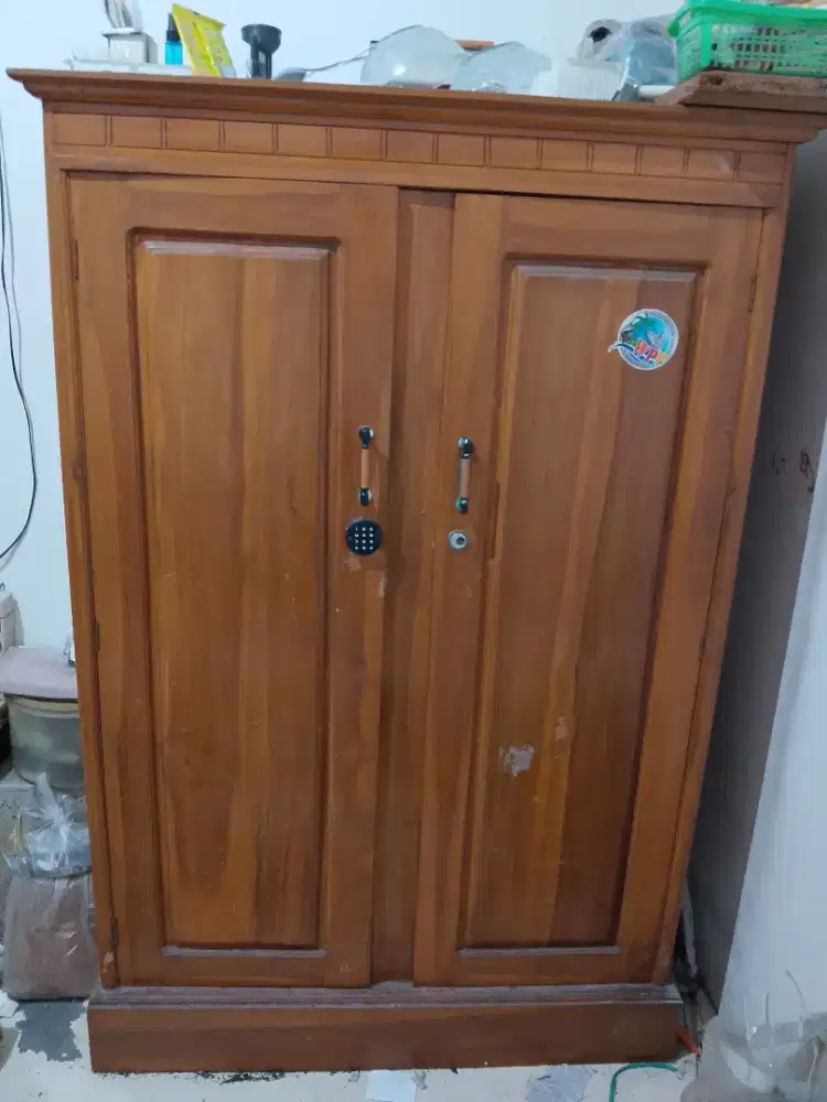 Lemari jati dua pintu bagus