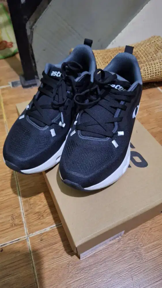 Sepatu Astec Hitam Putih