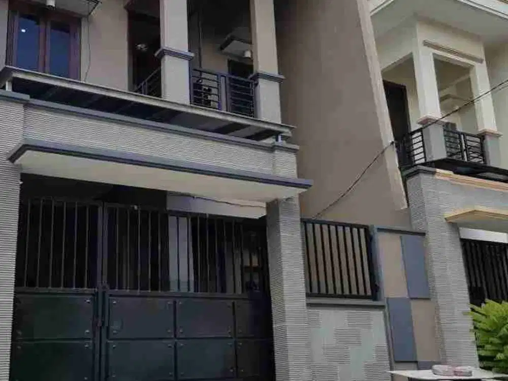 Dijual Rumah Mulyosari Prima 2 Lantai 
Luas Tanah : 120 m² (6x20)