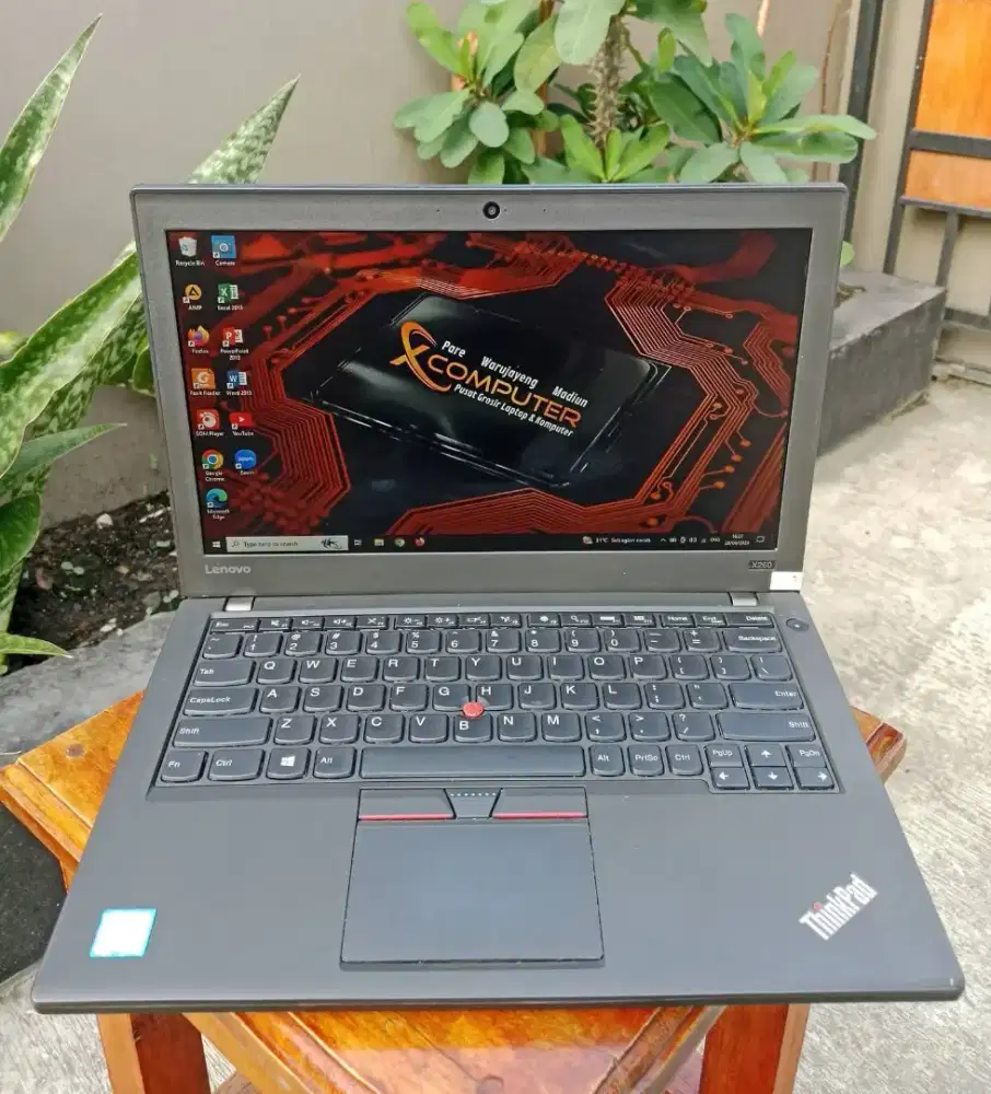 Dijual laptop LENOVO X260 i7/8/256 SSD-12